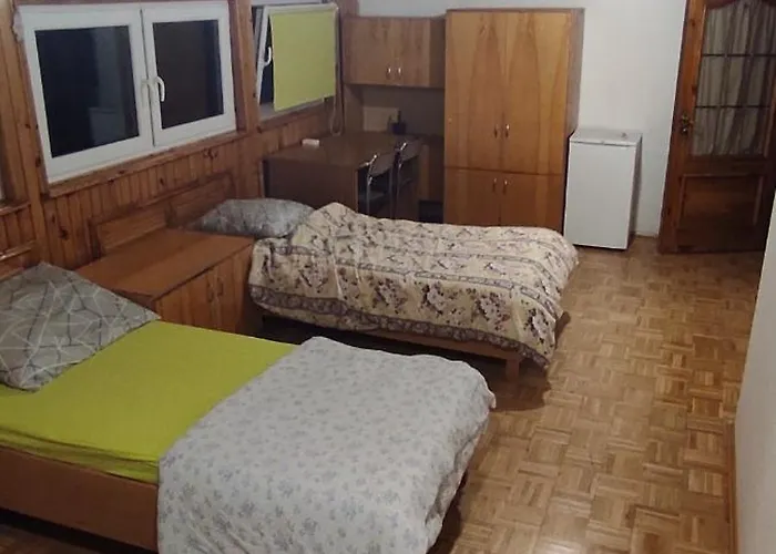 Adam Piwnica ホームステイ